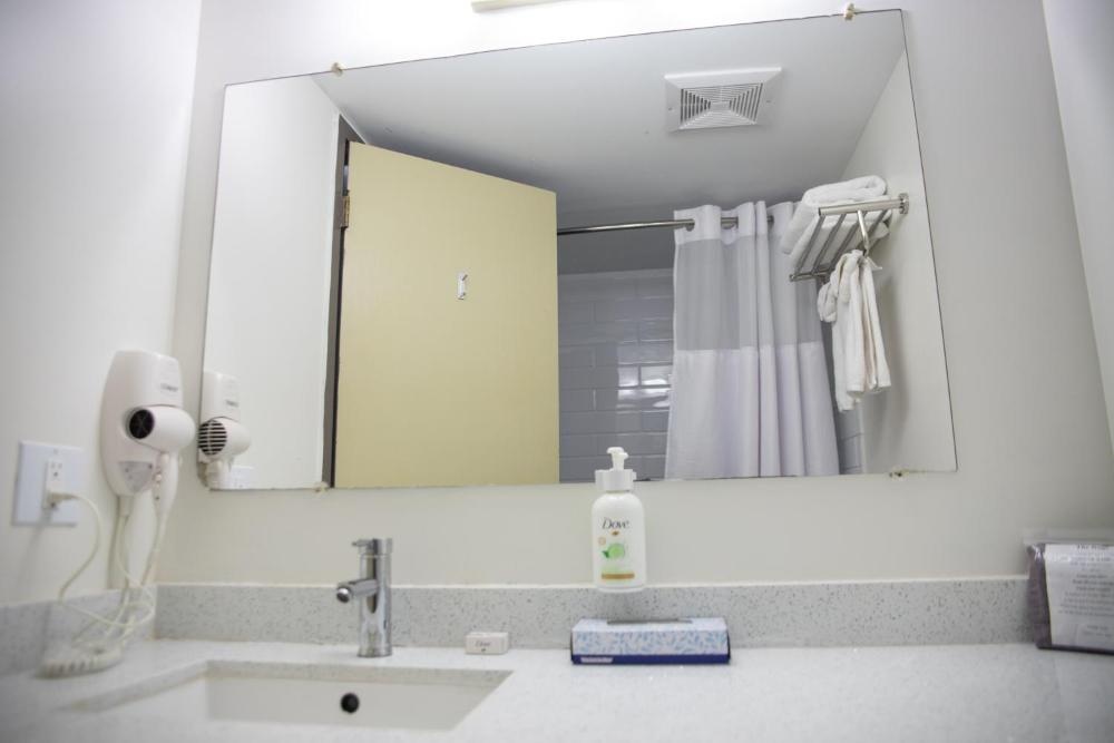 Airport Inn - Dawson Creek